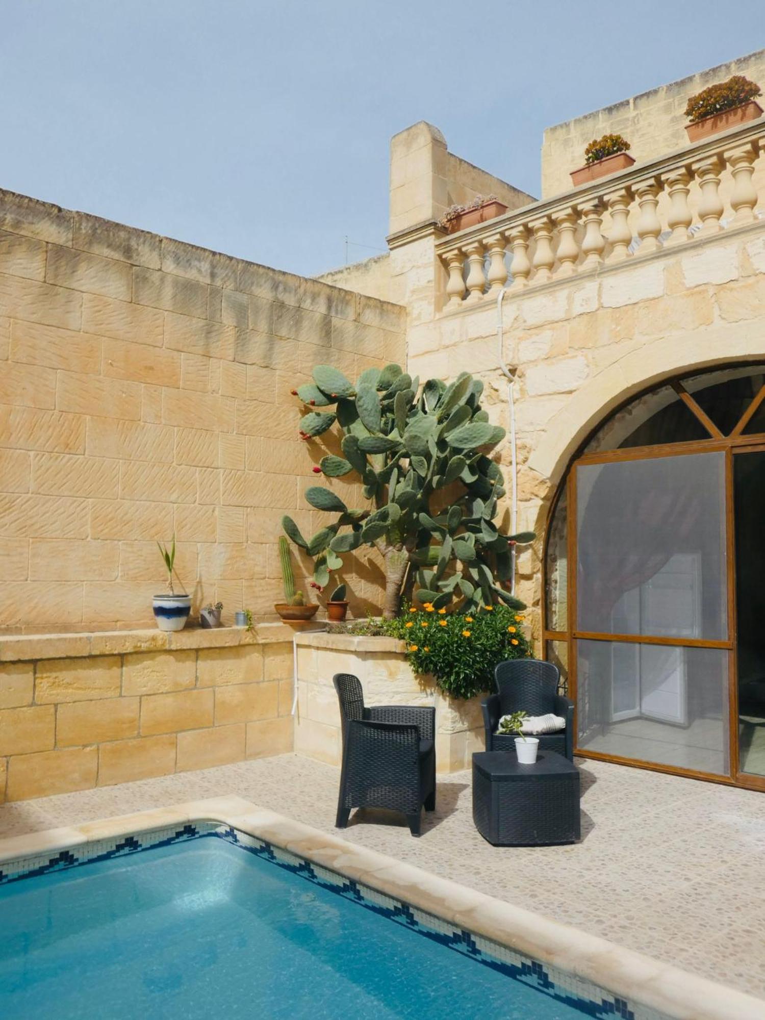 A La Maison B&B Xagħra Exteriör bild