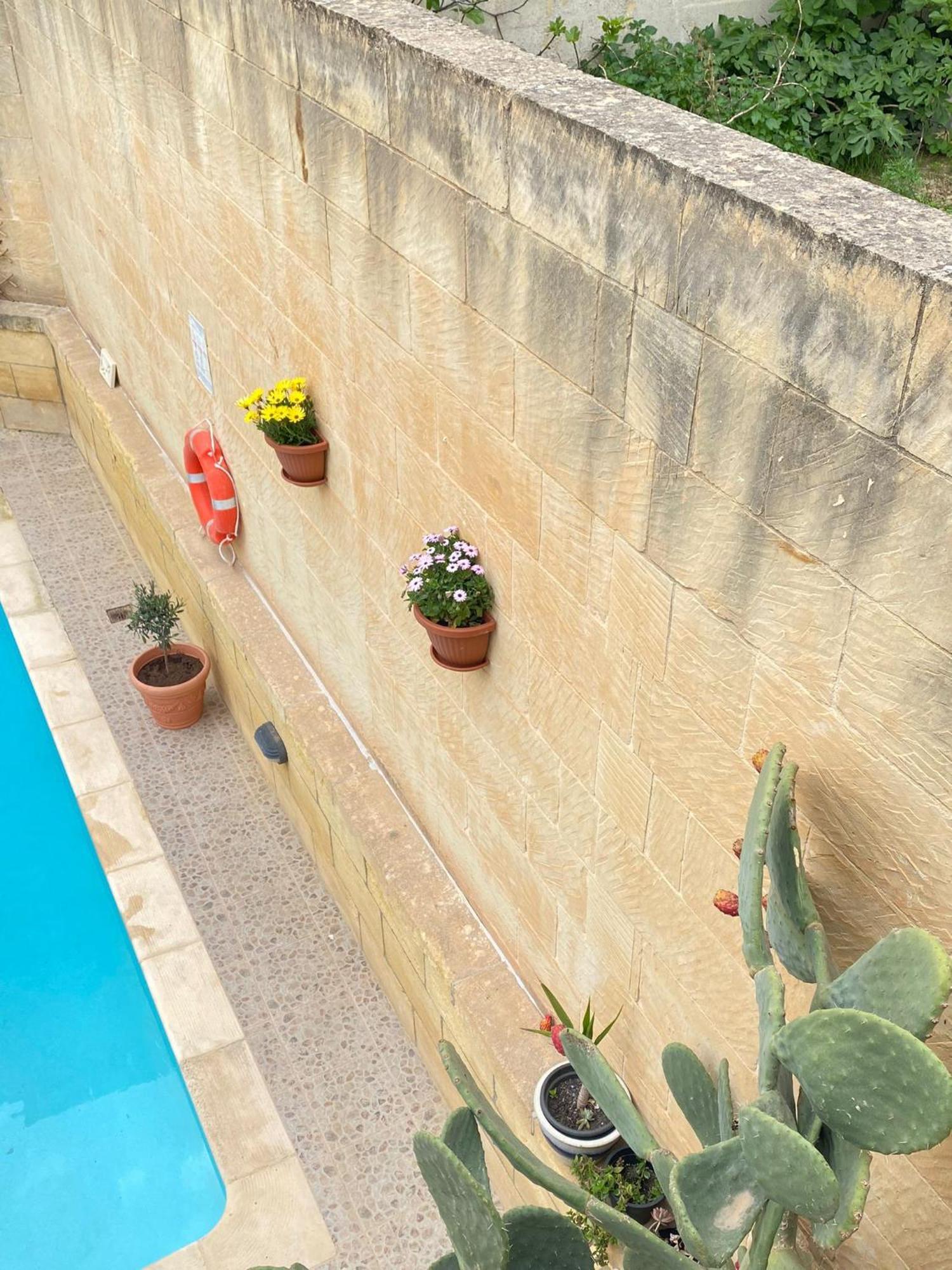 A La Maison B&B Xagħra Exteriör bild