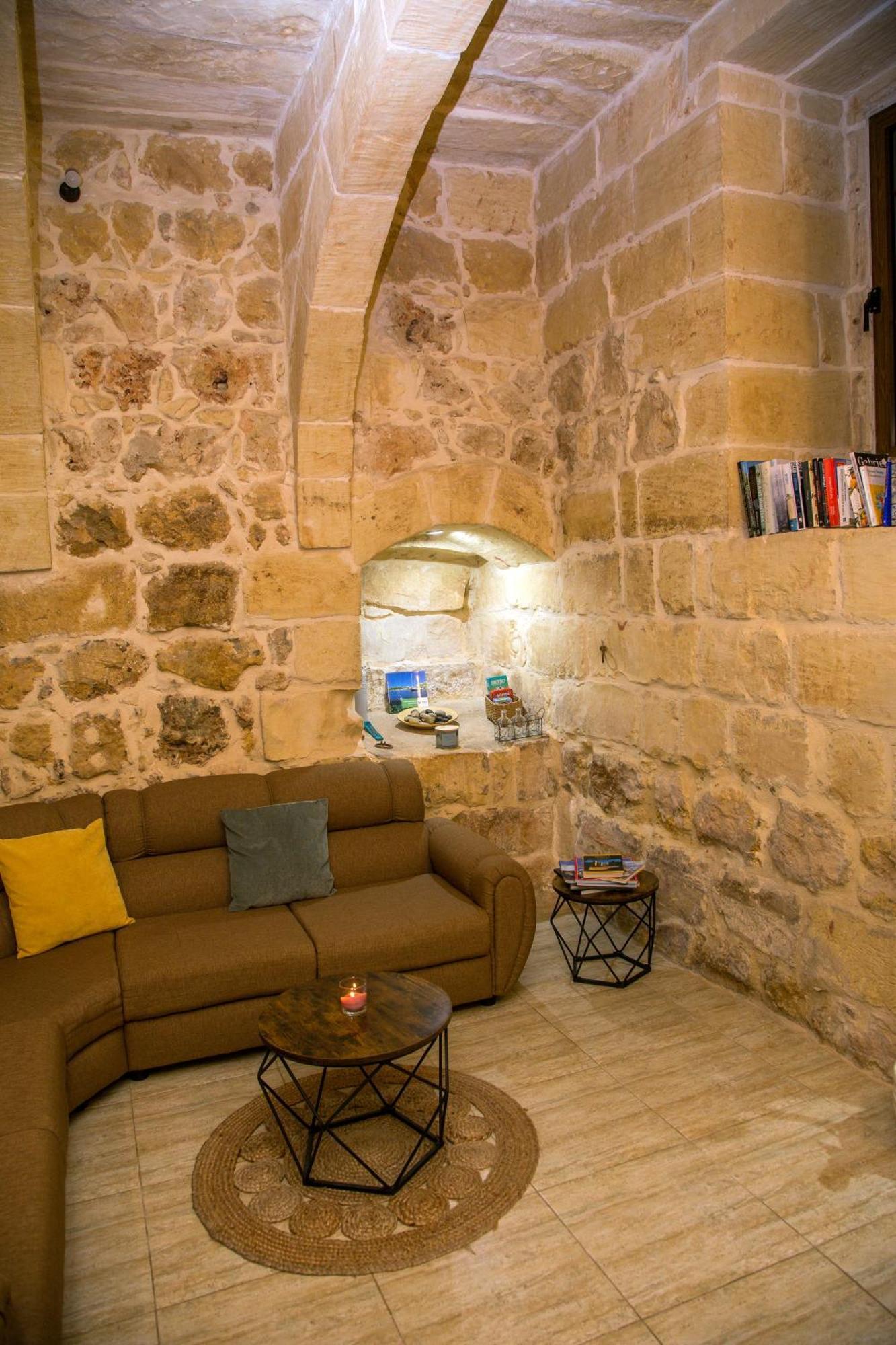 A La Maison B&B Xagħra Exteriör bild