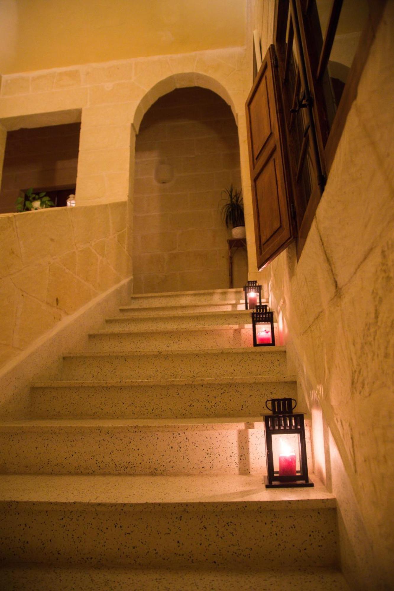 A La Maison B&B Xagħra Exteriör bild