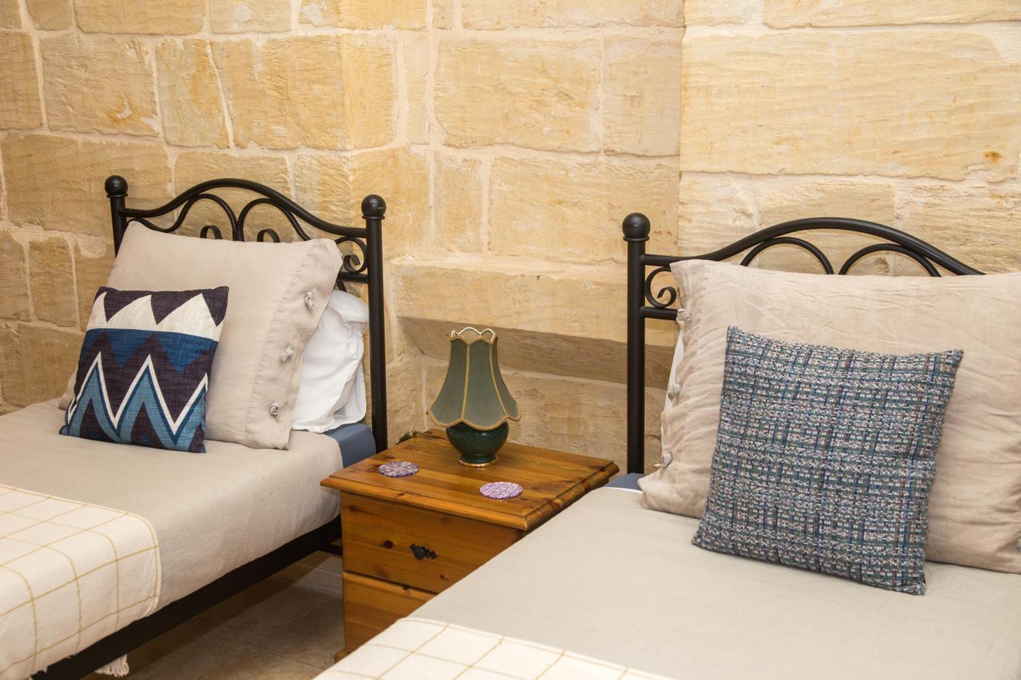 A La Maison B&B Xagħra Exteriör bild