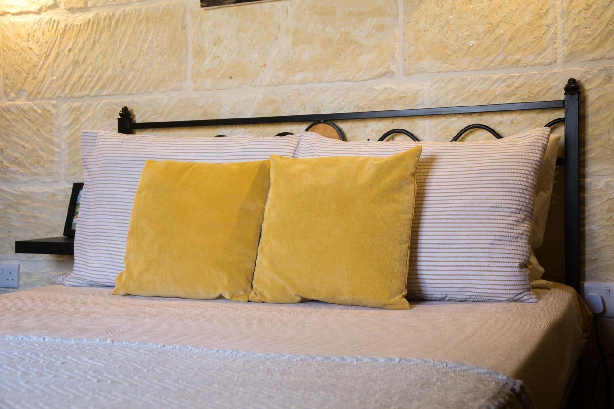 A La Maison B&B Xagħra Exteriör bild